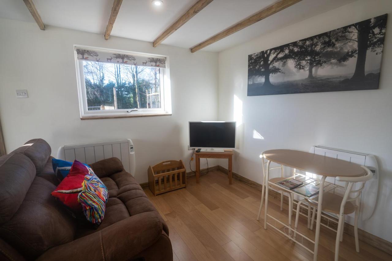 Rose Hideaway - Forest Of Dean Cosy Cabin Retreat Yorkley Exterior foto